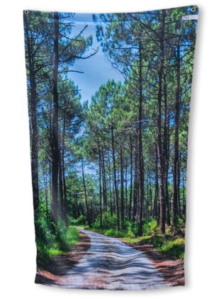 Serviette de plage anti sable imperméable 100×180 – Sentier au milieu des pins